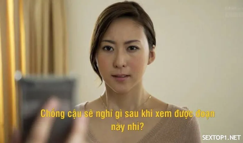 Nữ MC xinh đẹp xuống vùng nông thôn quay phóng sự không may bị trai làng hiếp